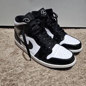 Jordan 1 Mid Carbon Fiber